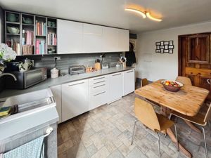 Kitchen Diner- click for photo gallery